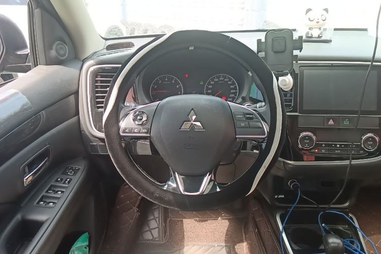 Used Mitsubishi Outlander 2018 2.0L Two-Wheel-Drive Jiale Edition 7-Seater Steering Wheel