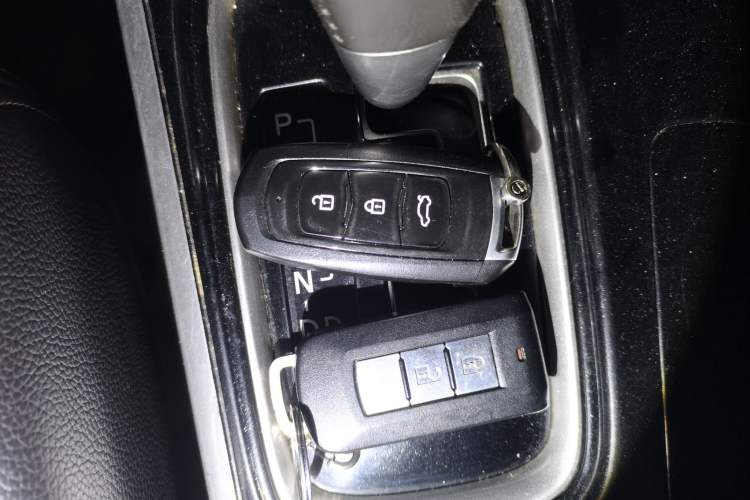 Used Mitsubishi Outlander 2018 2.0L Two-Wheel Drive Glory Edition 5 Seats Vehicle Key