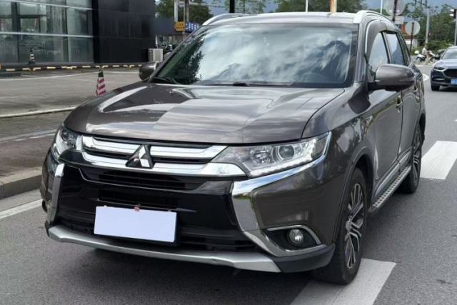 Used Mitsubishi Outlander 2018 2.0L Two-Wheel Drive Glory Edition 5 Seats