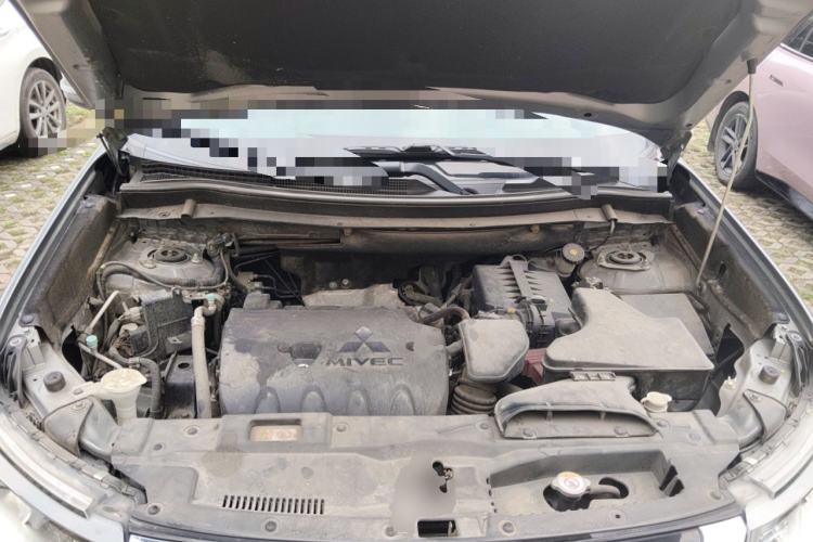Used Mitsubishi Outlander 2018 2.0L Two-Wheel-Drive Jiale Edition 7-Seater Engine Bay