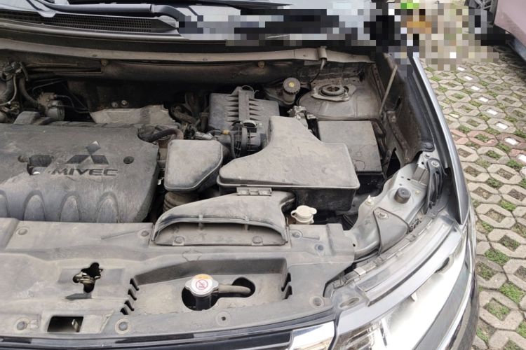 Used Mitsubishi Outlander 2018 2.0L Two-Wheel-Drive Jiale Edition 7-Seater Engine Bay Left