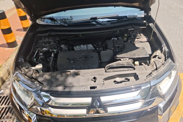 Used Mitsubishi Outlander 2018 2.4L 4x4 Elite Edition 5 Seats Engine Bay