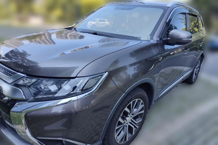 Used Mitsubishi Outlander 2018 2.0L Two-Wheel Drive Glory Edition 5 Seats Guazi used car, China used car export, Used car for sale, Used  cars, Cheapest cars for sale