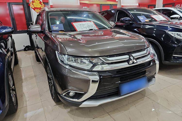 Used Mitsubishi Outlander 2018 2.4L 4x4 Elite Edition 5 Seats Exterior 2