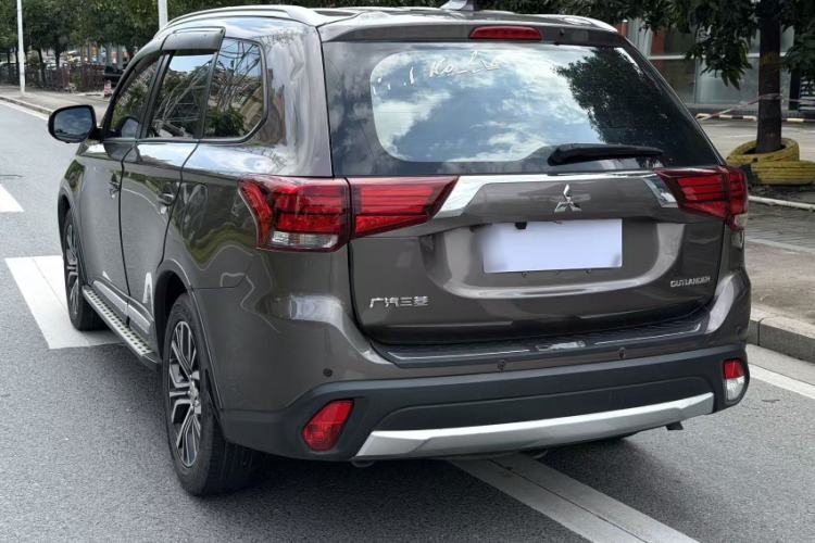Used Mitsubishi Outlander 2018 2.0L Two-Wheel Drive Glory Edition 5 Seats Exterior 5