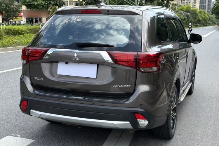 Used Mitsubishi Outlander 2018 2.0L Two-Wheel Drive Glory Edition 5 Seats Exterior 6