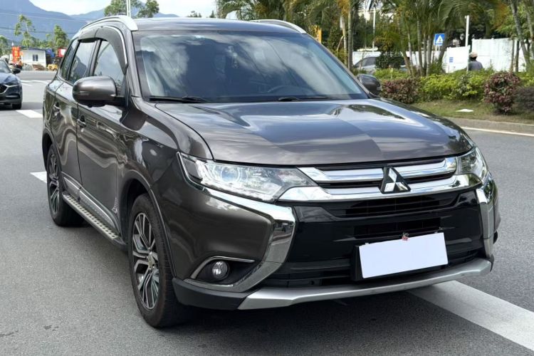 Used Mitsubishi Outlander 2018 2.0L Two-Wheel Drive Glory Edition 5 Seats Exterior 8