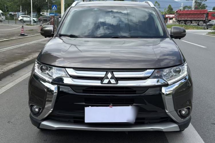 Used Mitsubishi Outlander 2018 2.0L Two-Wheel Drive Glory Edition 5 Seats Exterior 9