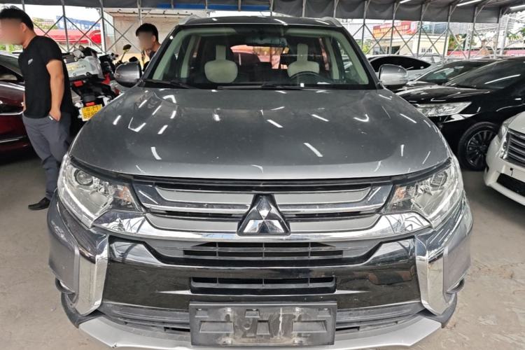 Used Mitsubishi Outlander 2018 2.0L Two-Wheel Drive Glory Edition 5 Seats Front