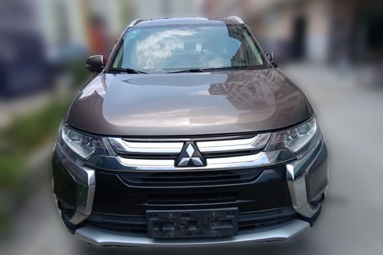 Used Mitsubishi Outlander 2018 2.0L Two-Wheel Drive Glory Edition 5 Seats Front