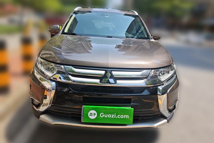 Used Mitsubishi Outlander 2018 2.4L 4x4 Elite Edition 5 Seats Front