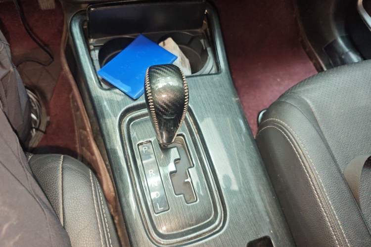 Used Mitsubishi Outlander 2018 2.4L 4x4 Elite Edition 5 Seats Gear Lever
