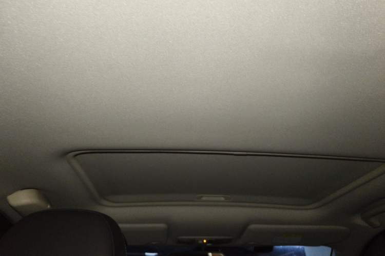 Used Mitsubishi Outlander 2018 2.4L 4x4 Luxury Edition 7-Seater Headliner