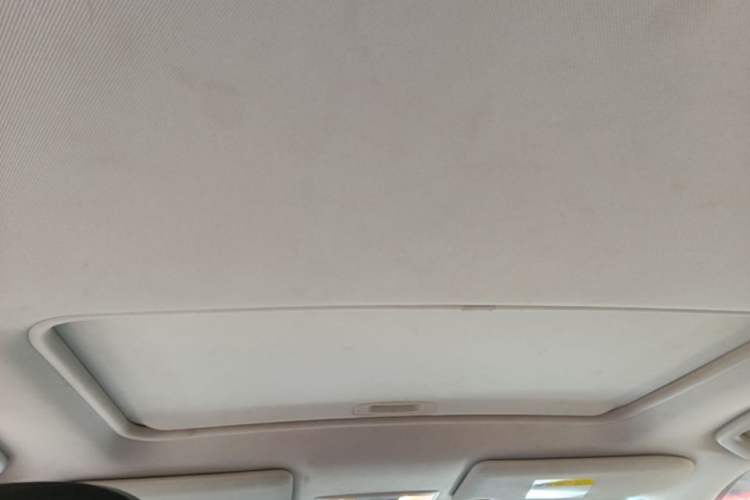 Used Mitsubishi Outlander 2018 2.0L Two-Wheel Drive Glory Edition 5 Seats Headliner