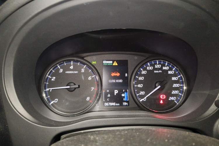 Used Mitsubishi Outlander 2018 2.4L 4x4 Luxury Edition 7-Seater Instrument Cluster