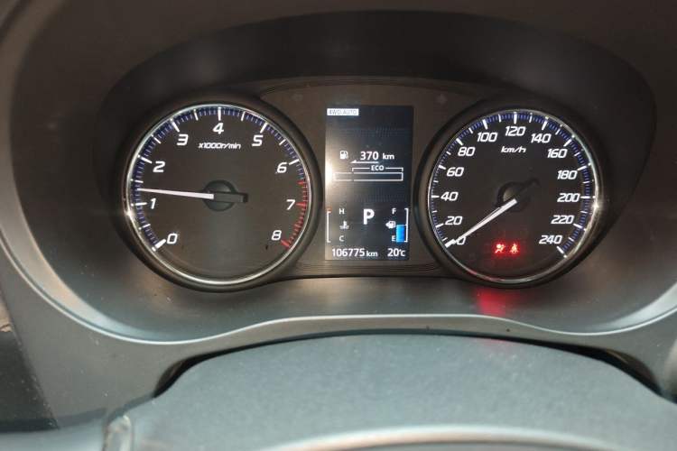 Used Mitsubishi Outlander 2018 2.4L 4x4 Elite Edition 5 Seats Instrument Cluster