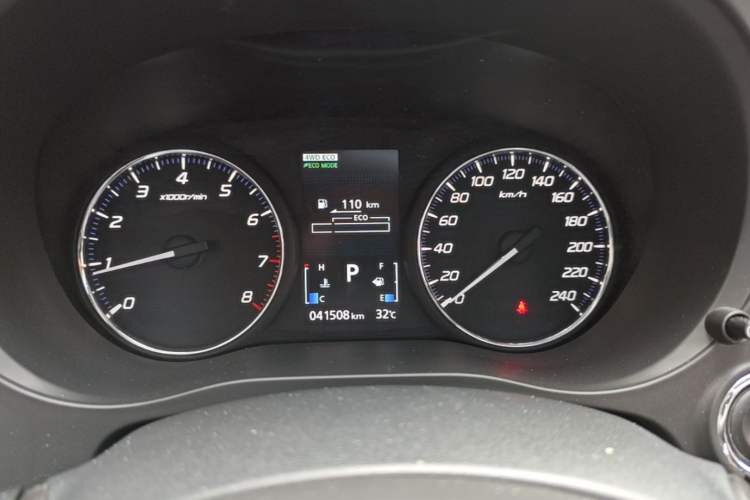 Used Mitsubishi Outlander 2018 2.4L 4x4 Luxury Edition 7-Seater Instrument Cluster