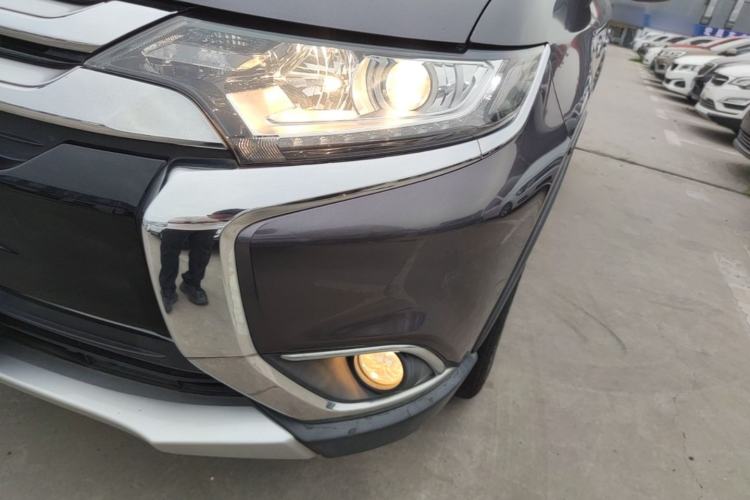 Used Mitsubishi Outlander 2018 2.0L Two-Wheel Drive Glory Edition 5 Seats Left Front Headlight