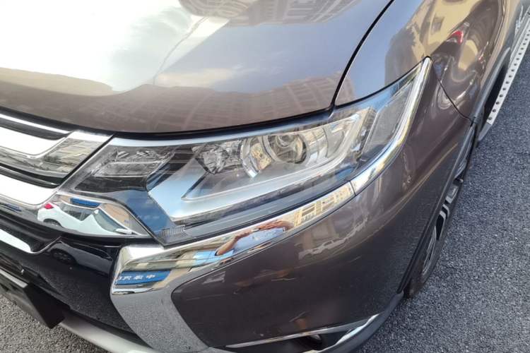 Used Mitsubishi Outlander 2018 2.0L Two-Wheel Drive Glory Edition 5 Seats Left Front Headlight