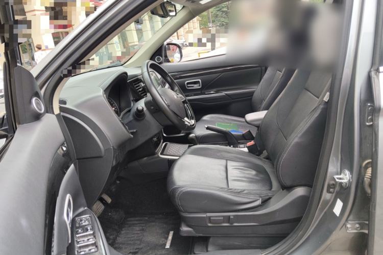 Used Mitsubishi Outlander 2018 2.0L Two-Wheel-Drive Jiale Edition 7-Seater Left Front Seat