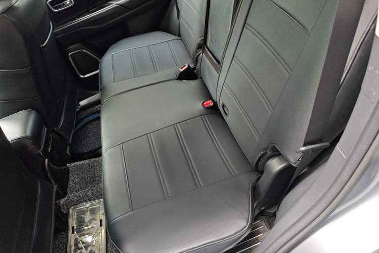 Used Mitsubishi Outlander 2018 2.4L 4x4 Luxury Edition 7-Seater Left Rear Seat