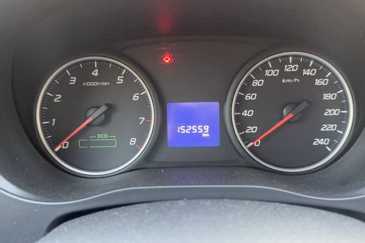 Used Mitsubishi Outlander 2018 2.0L Two-Wheel Drive Glory Edition 5 Seats Odometer Close Up