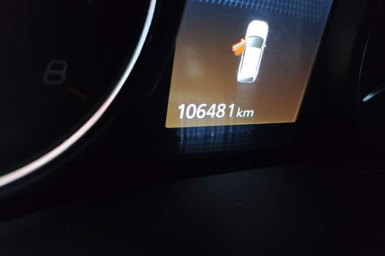 Used Mitsubishi Outlander 2018 2.4L 4x4 Elite Edition 5 Seats Odometer Close Up