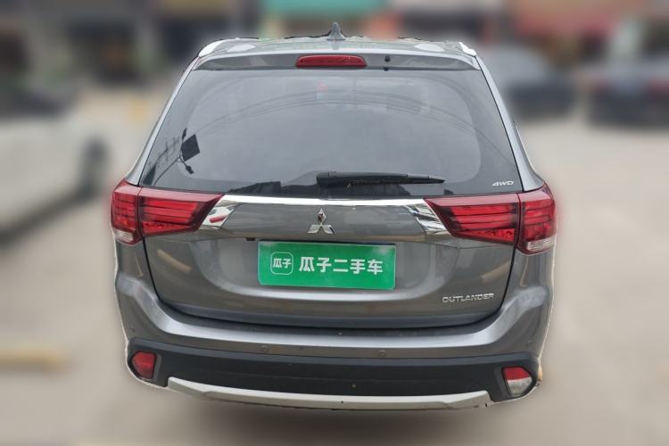 Used Mitsubishi Outlander 2018 2.4L 4x4 Elite Edition 5 Seats Rear