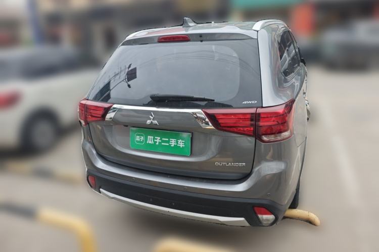 Used Mitsubishi Outlander 2018 2.4L 4x4 Elite Edition 5 Seats Rear Right 45 Deg