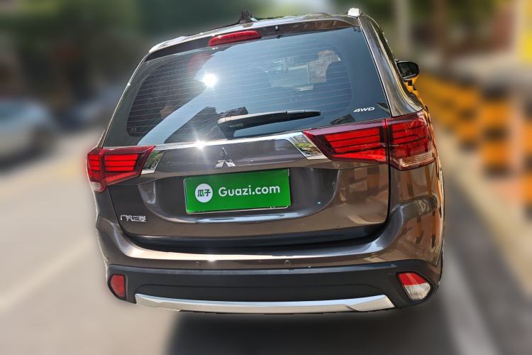 Used Mitsubishi Outlander 2018 2.4L 4x4 Elite Edition 5 Seats Rear