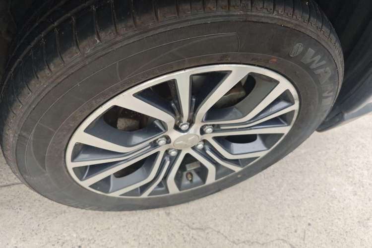 Used Mitsubishi Outlander 2018 2.4L 4x4 Elite Edition 5 Seats Right Front Wheel Hub