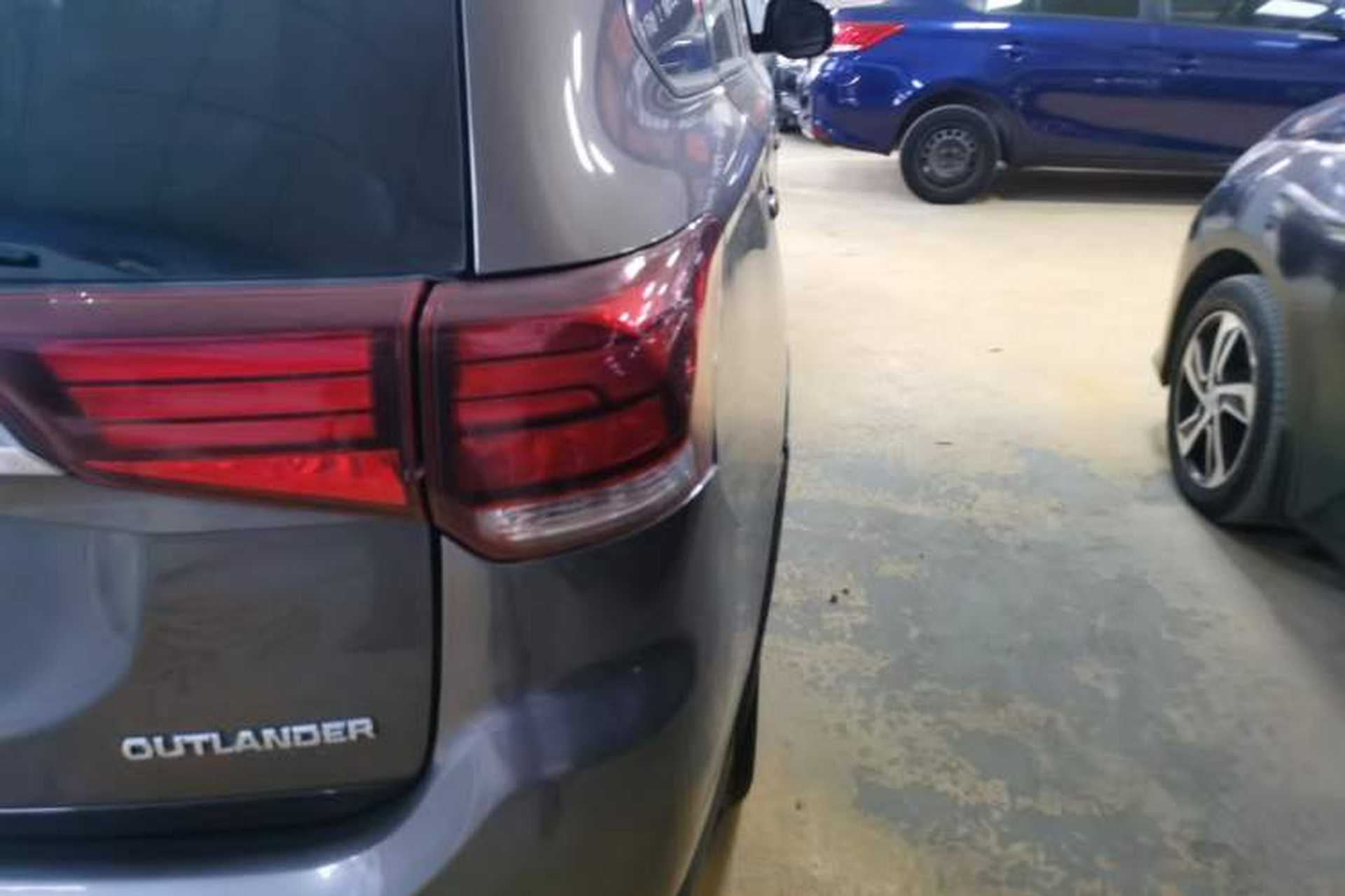 Used Mitsubishi Outlander 2018 2.0L Two-Wheel Drive Glory Edition 5 Seats Right Rear Taillight