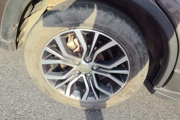 Used Mitsubishi Outlander 2018 2.0L Two-Wheel Drive Glory Edition 5 Seats Right Rear Wheel Hub