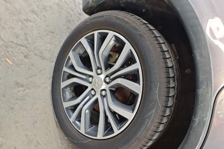 Used Mitsubishi Outlander 2018 2.0L Two-Wheel Drive Glory Edition 5 Seats Right Rear Wheel Hub