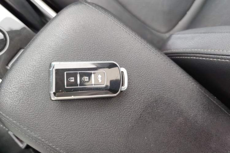 Used Mitsubishi Outlander 2018 2.0L Two-Wheel Drive Glory Edition 5 Seats Vehicle Key