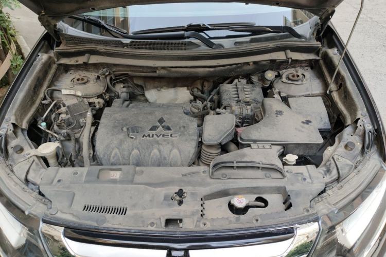 Used Mitsubishi Outlander 2018 2.0L Two-Wheel Drive Glory Edition 5 Seats Engine Bay