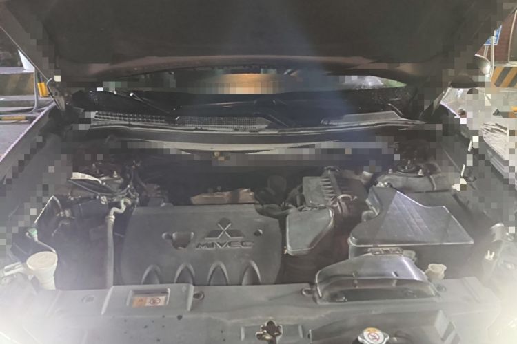 Used Mitsubishi Outlander 2018 2.4L 4x4 Elite Edition 5 Seats Engine Bay