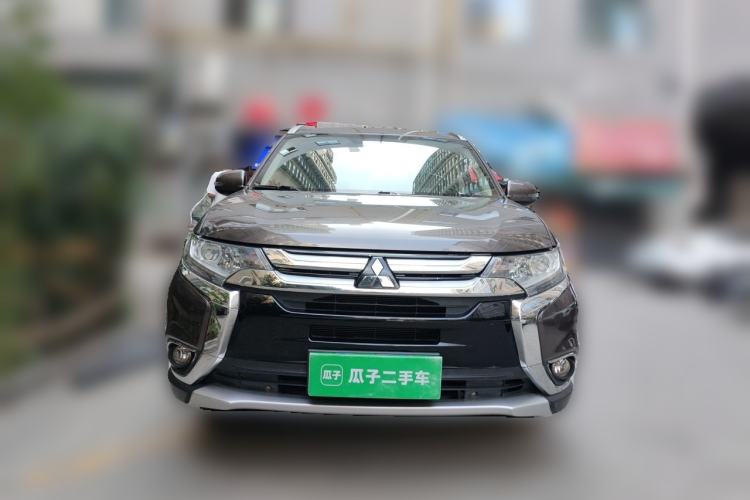 Used Mitsubishi Outlander 2018 2.0L Two-Wheel Drive Glory Edition 5 Seats Front