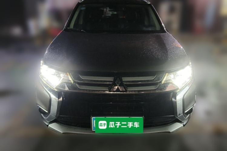 Used Mitsubishi Outlander 2018 2.4L 4x4 Elite Edition 5 Seats Front