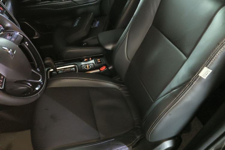 Used Mitsubishi Outlander 2018 2.4L 4x4 Elite Edition 5 Seats Left Front Seat