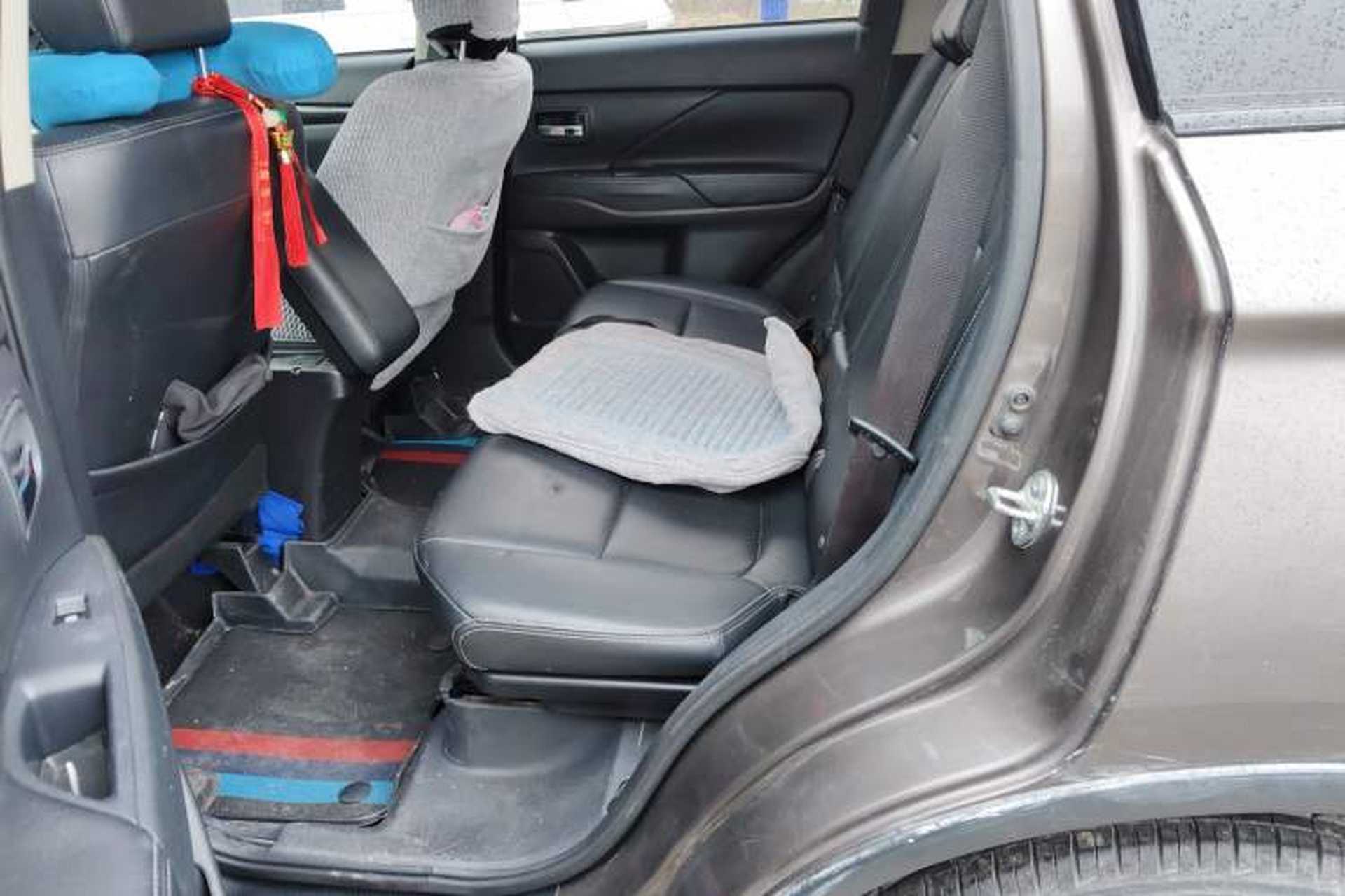 Used Mitsubishi Outlander 2018 2.0L Two-Wheel Drive Glory Edition 5 Seats Left Rear Seat
