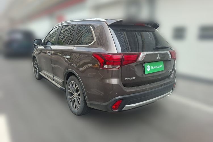 Used Mitsubishi Outlander 2018 2.4L 4x4 Elite Edition 5 Seats Rear Left 45 Deg