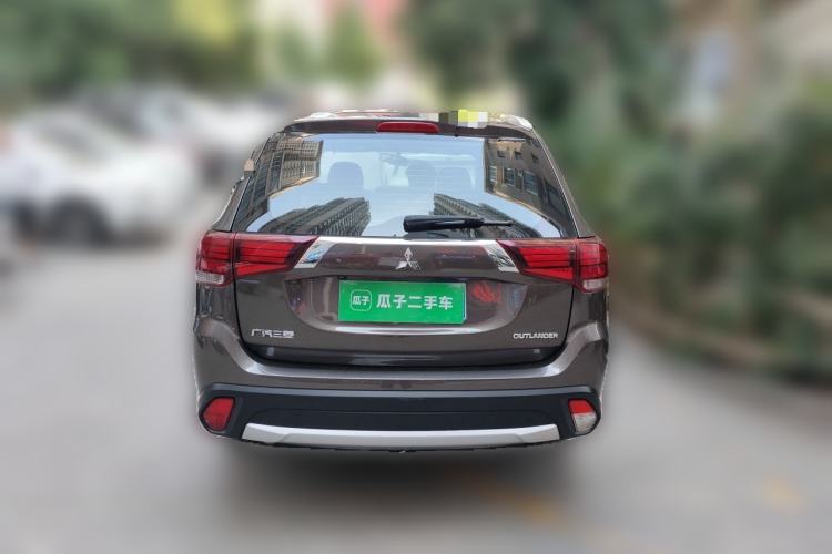 Used Mitsubishi Outlander 2018 2.0L Two-Wheel Drive Glory Edition 5 Seats Rear