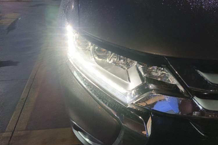 Used Mitsubishi Outlander 2018 2.4L 4x4 Elite Edition 5 Seats Right Front Headlight
