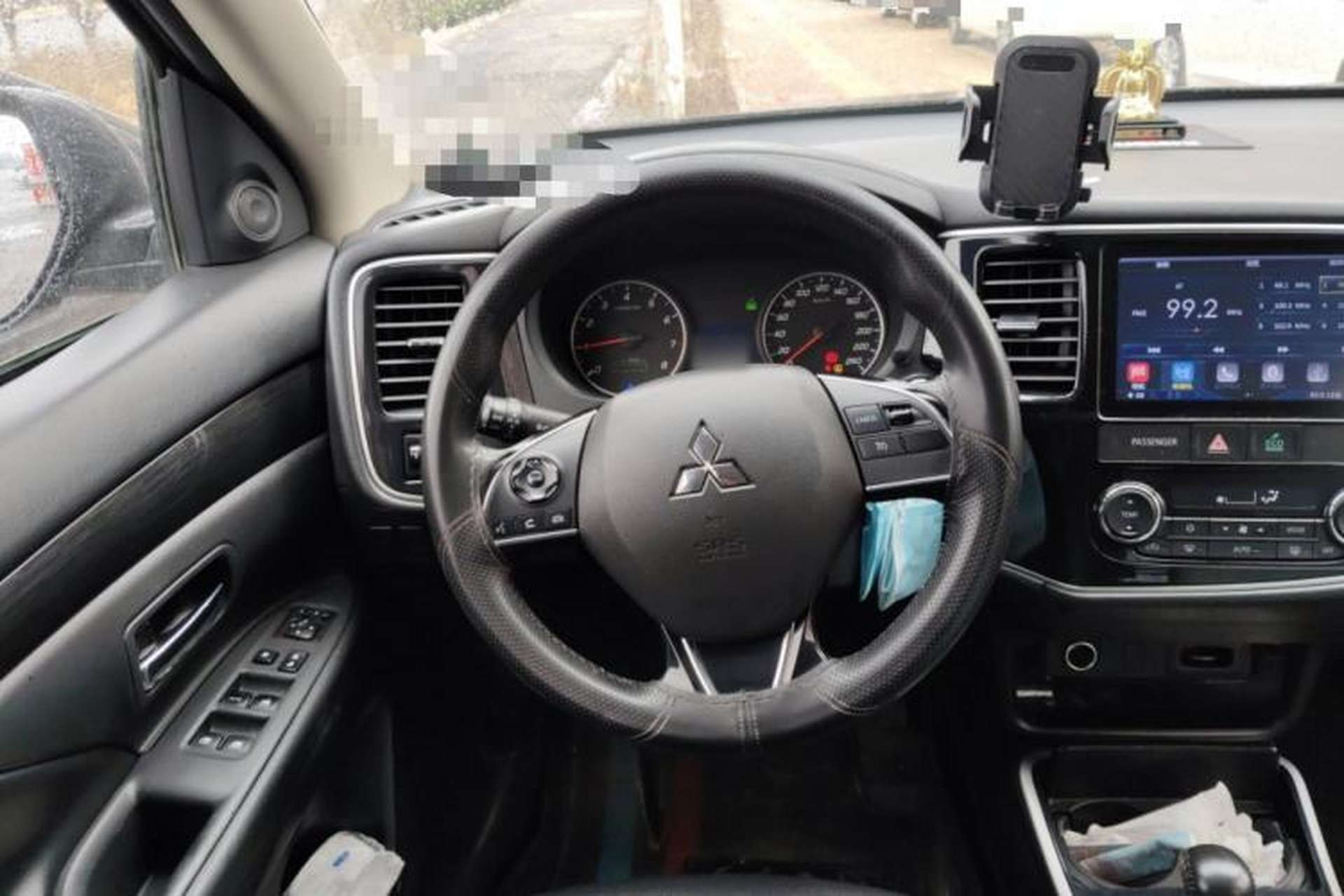 Used Mitsubishi Outlander 2018 2.0L Two-Wheel Drive Glory Edition 5 Seats Steering Wheel