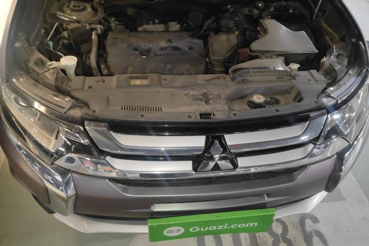 Used Mitsubishi Outlander 2018 2.0L Two-Wheel Drive Glory Edition 5 Seats Engine Bay