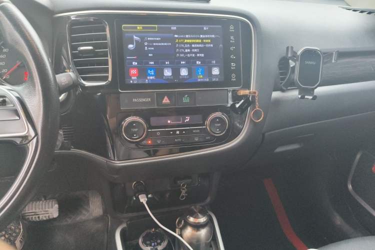 Used Mitsubishi Outlander 2018 2.0L Two-Wheel Drive Glory Edition 5 Seats Audio And AC Panel