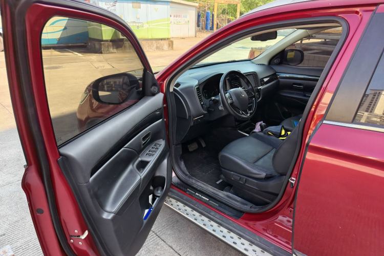 Used Mitsubishi Outlander 2018 2.4L 4x4 Elite Edition 5 Seats Driver Seat