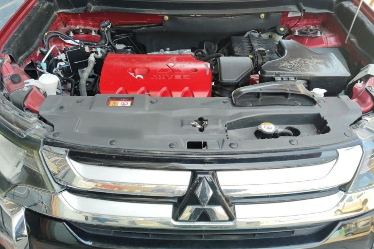 Used Mitsubishi Outlander 2018 2.4L 4x4 Elite Edition 5 Seats Engine Bay