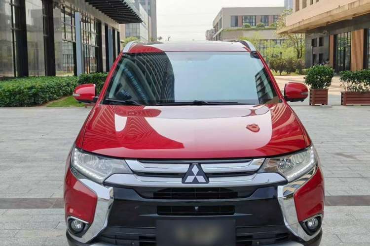 Used Mitsubishi Outlander 2018 2.0L Two-Wheel Drive Glory Edition 5 Seats Exterior 1